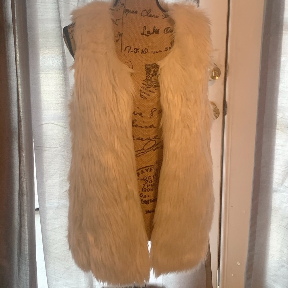 Faux fur ivory cream vest